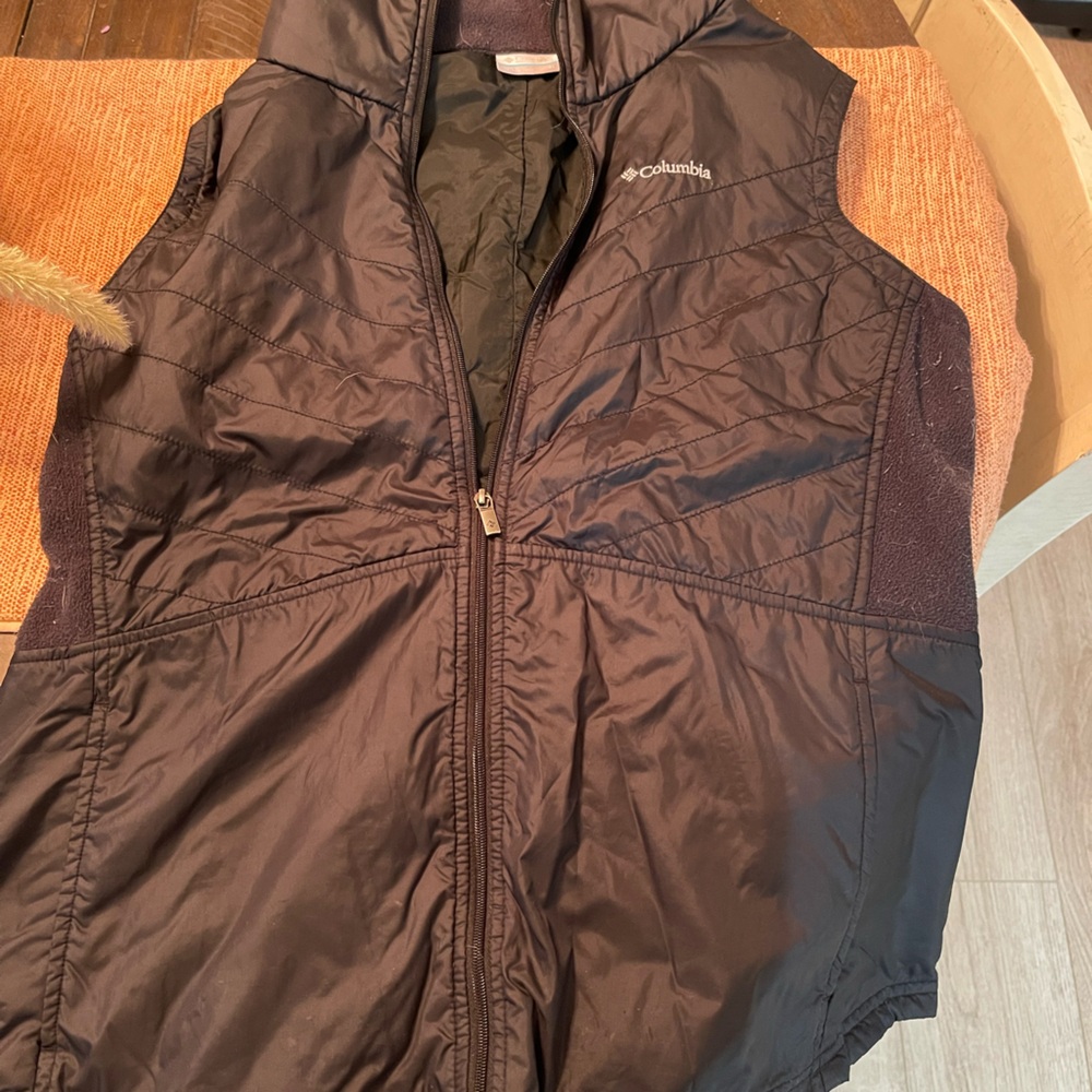 Columbia vest